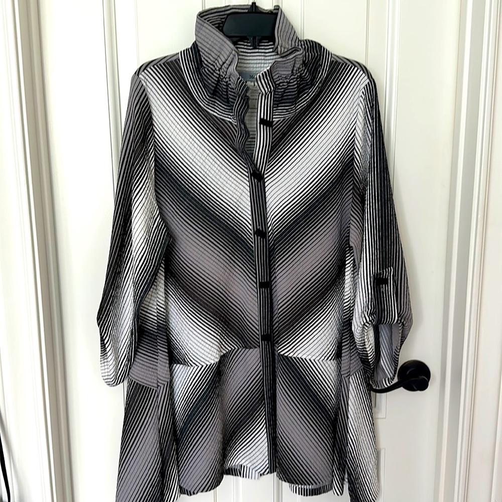 Moonlight tunic with standup collar